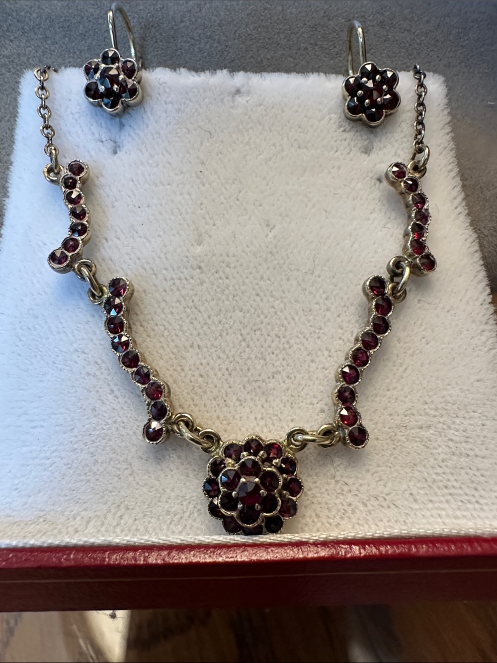 Garnet-Red Floral Cluster Necklace and Earring Set - Gold Tone - Picture 3 of 8